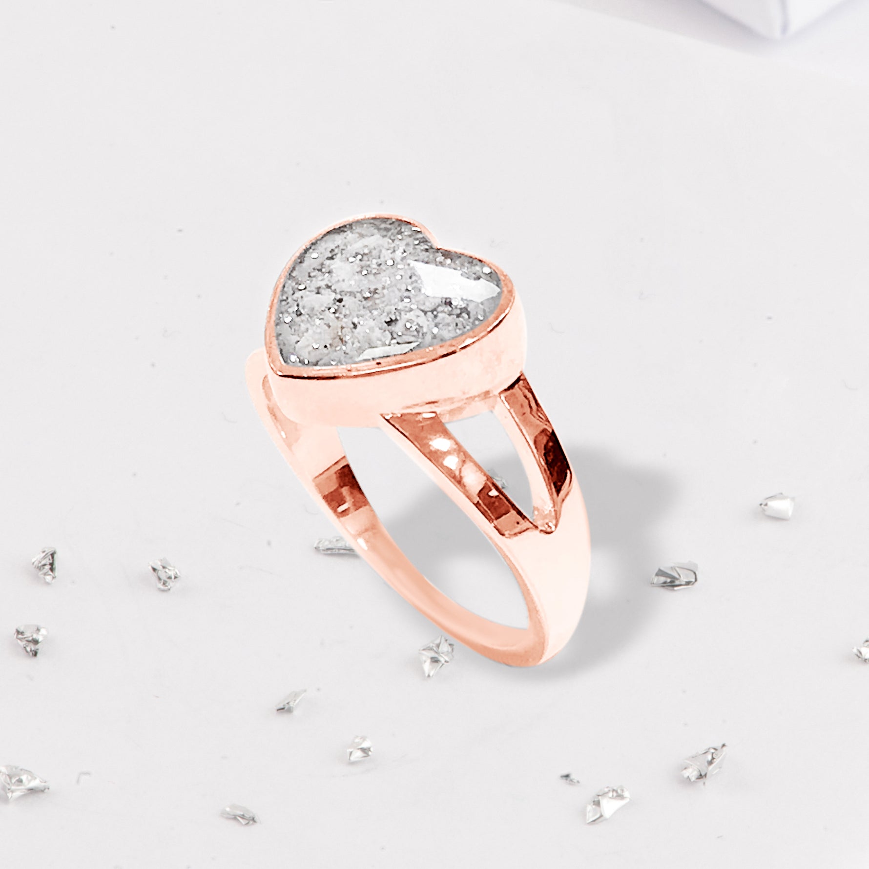 Gold Resin Inlaid Heart Ring