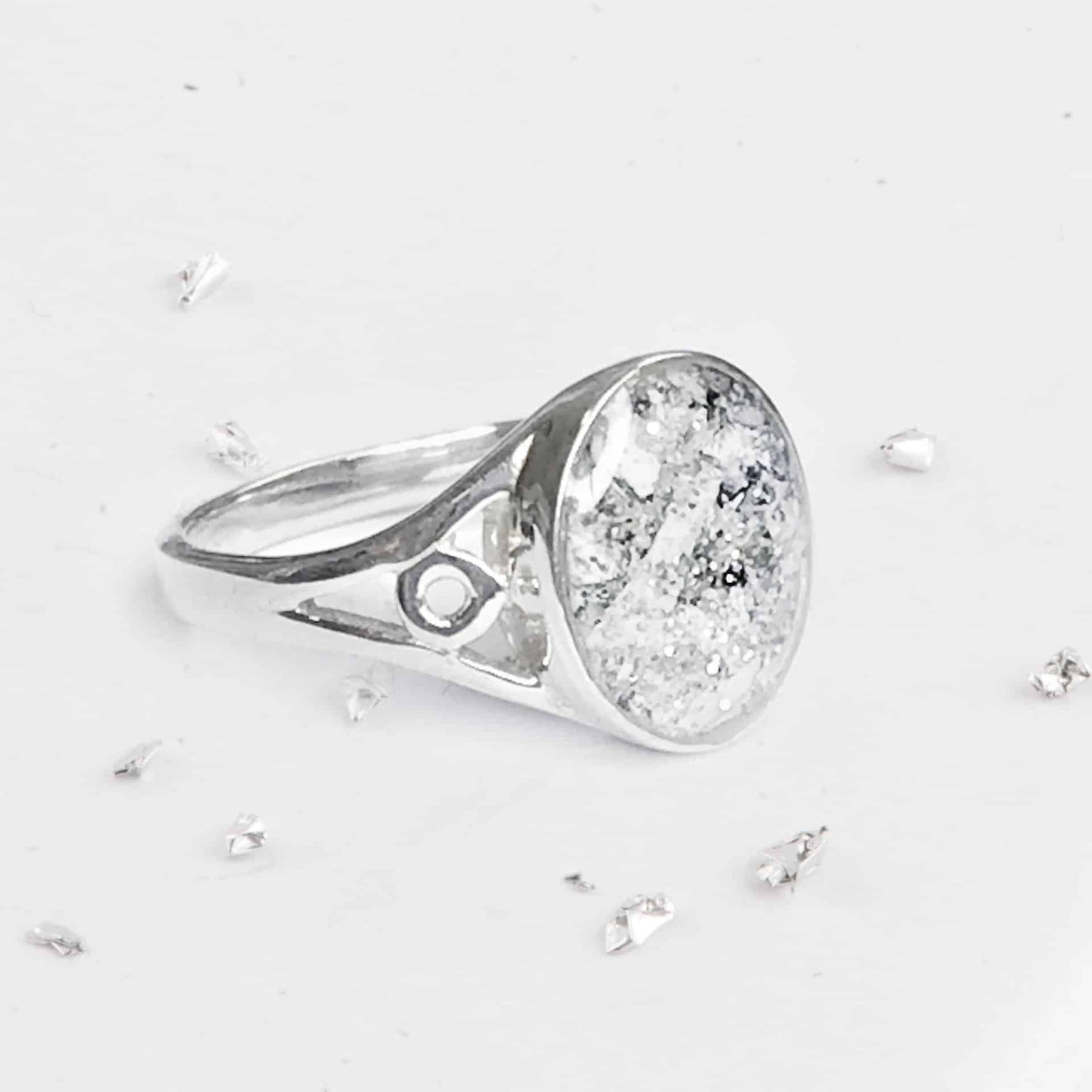 Gold Resin Inlaid Oval Ring