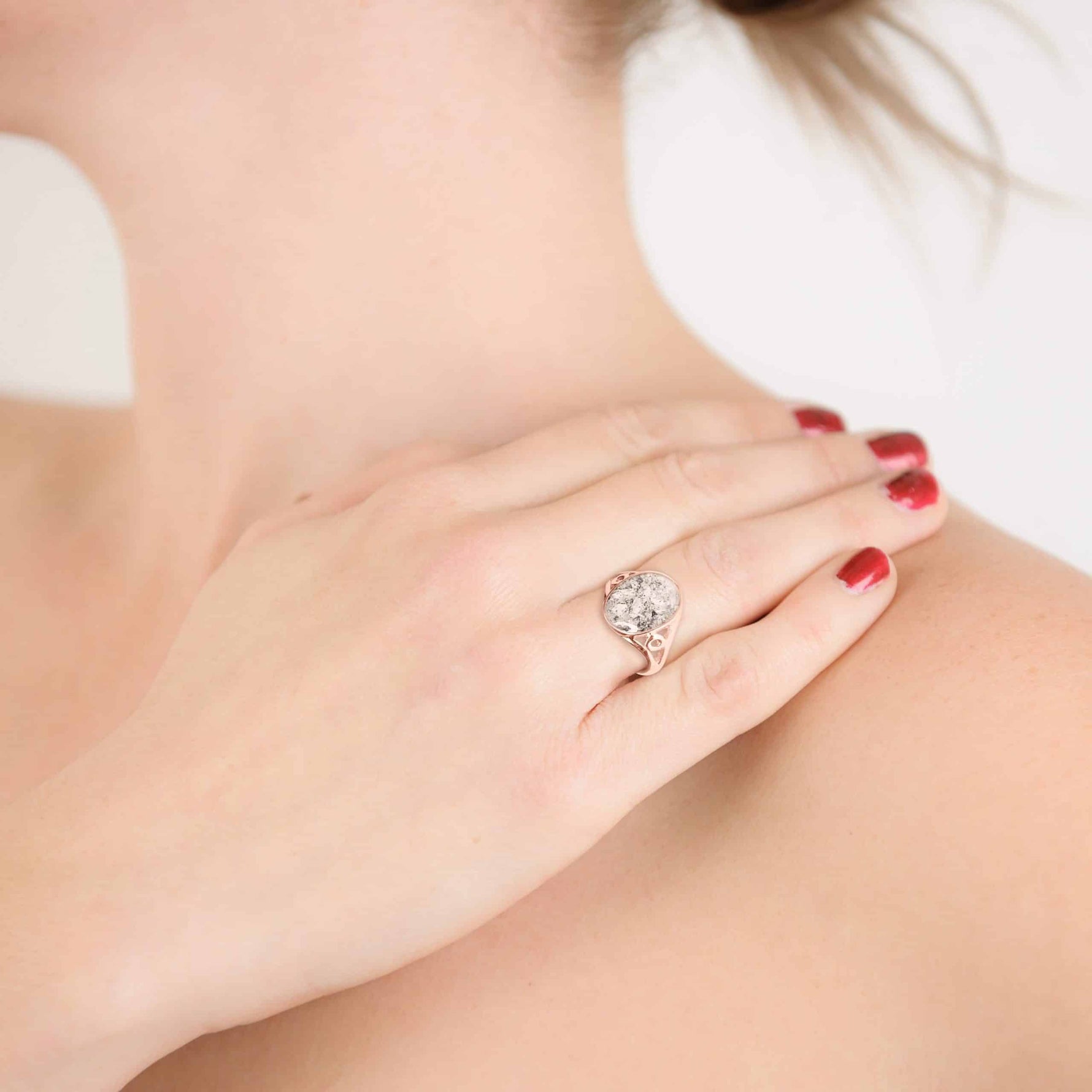 Gold Resin Inlaid Oval Ring