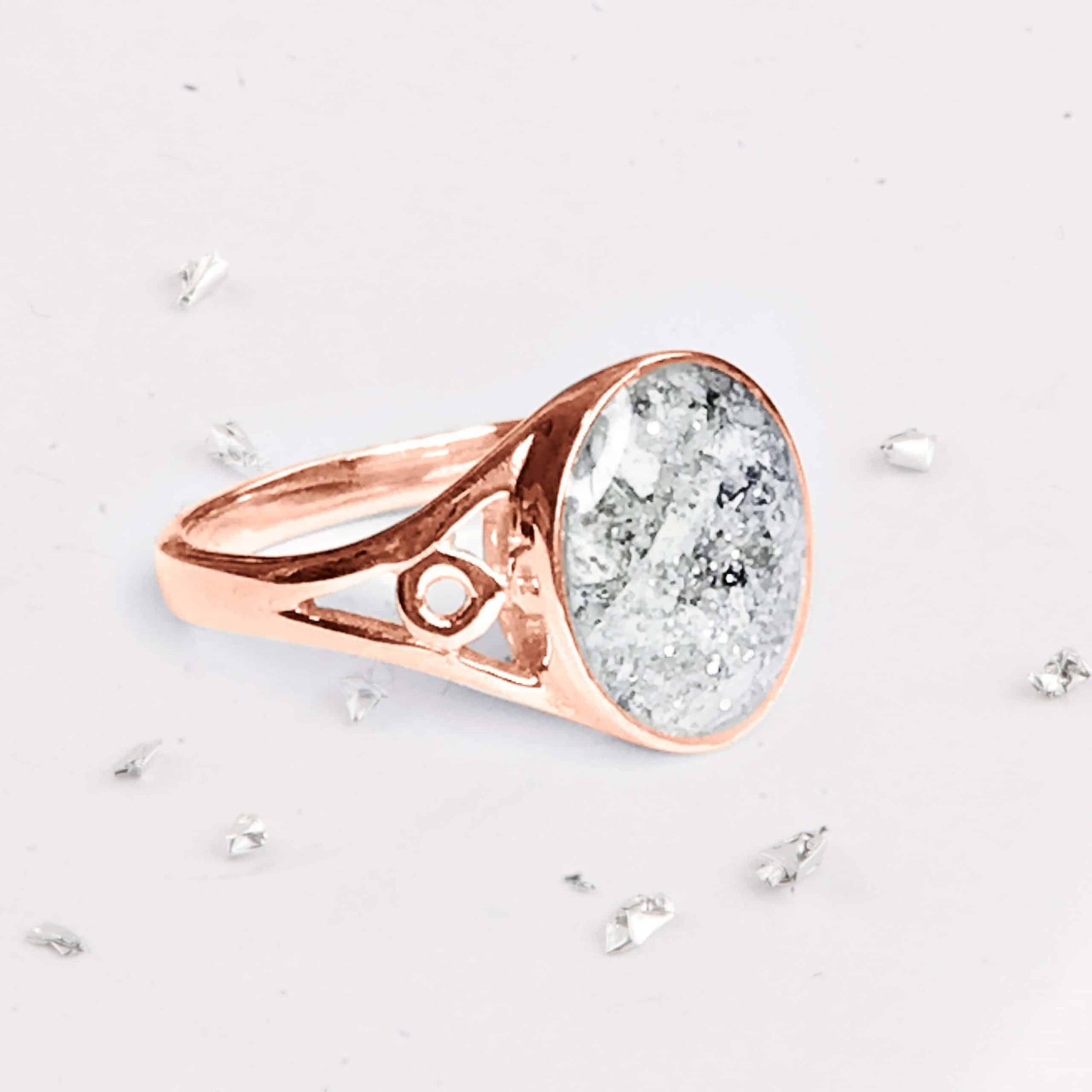Gold Resin Inlaid Oval Ring