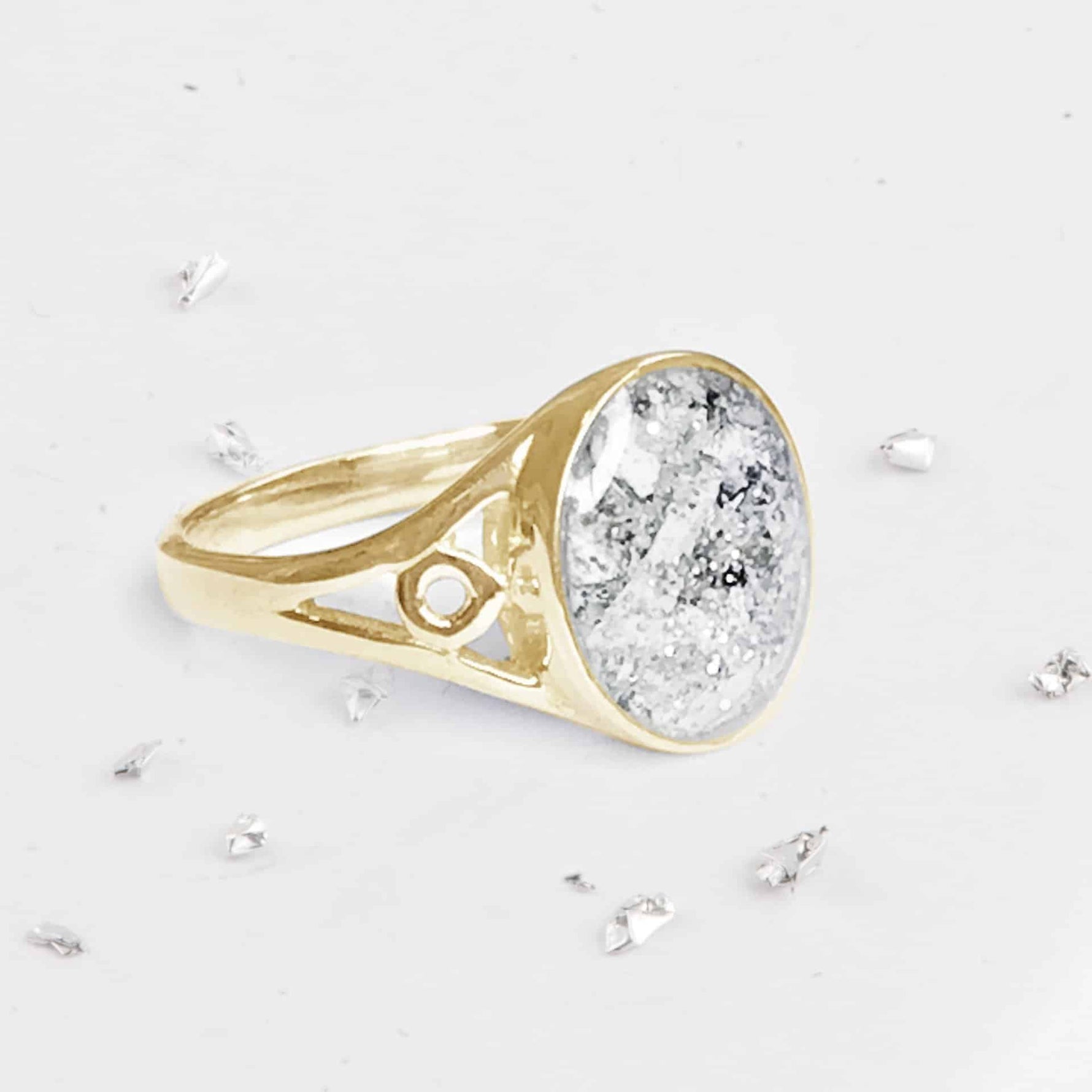 Gold Resin Inlaid Oval Ring