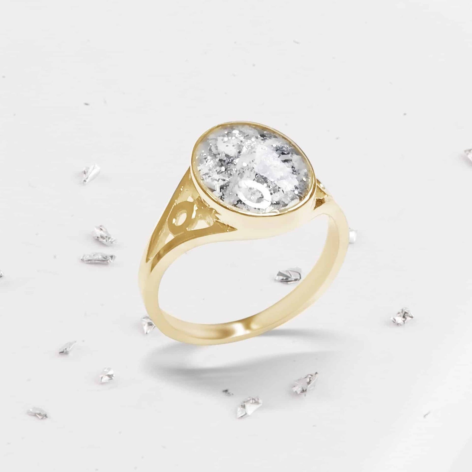 Gold Resin Inlaid Oval Ring