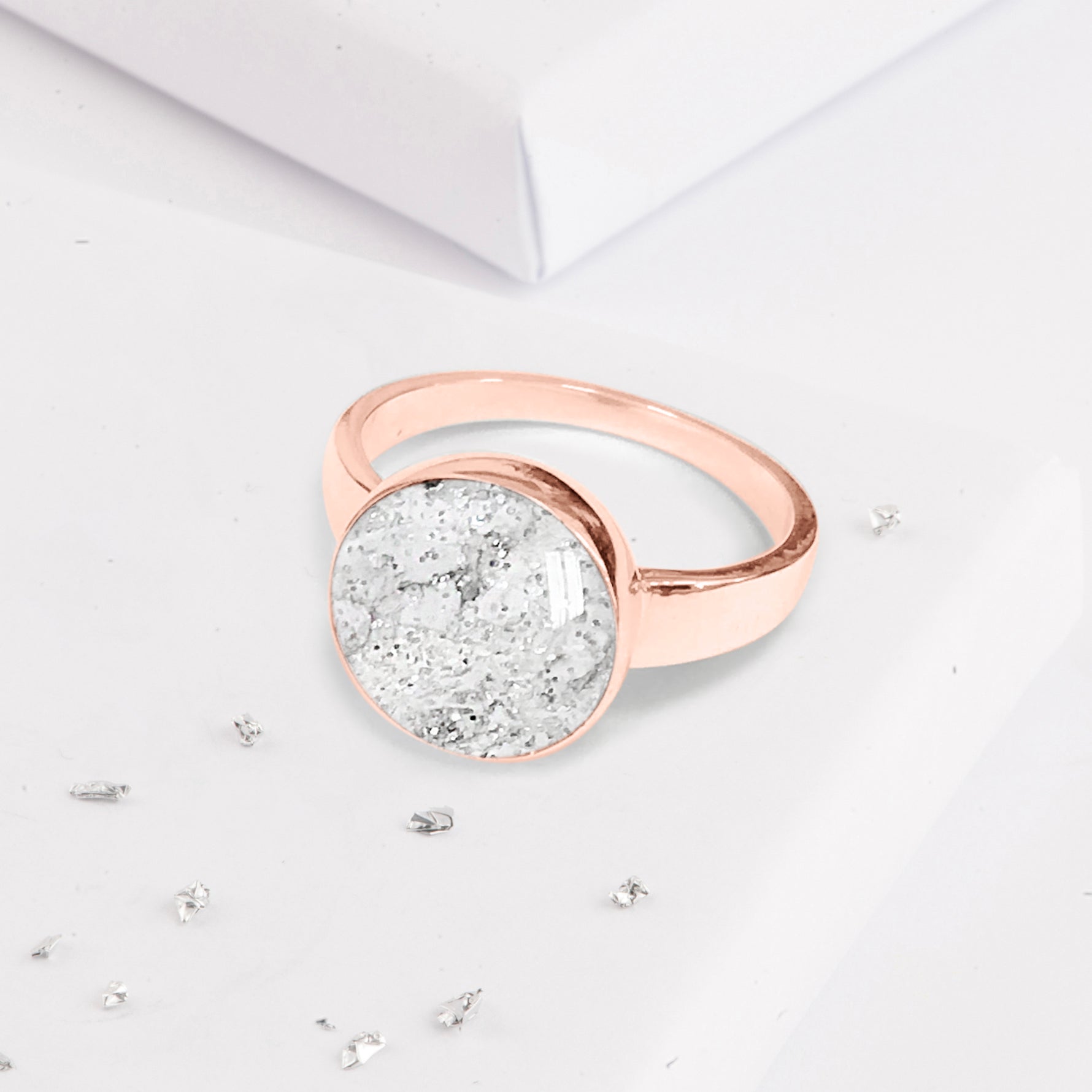 Gold Resin Inlaid Round Ring