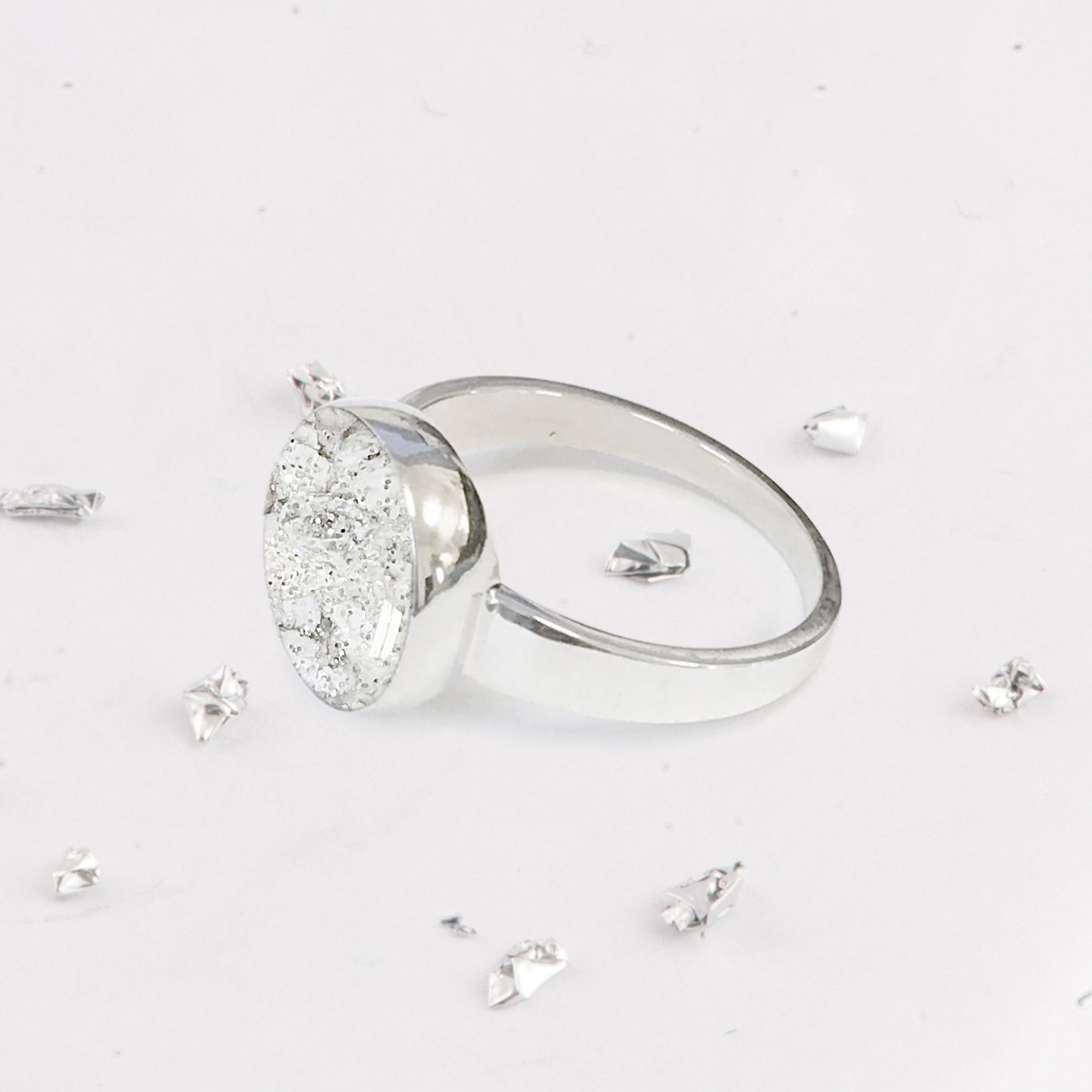Gold Resin Inlaid Round Ring