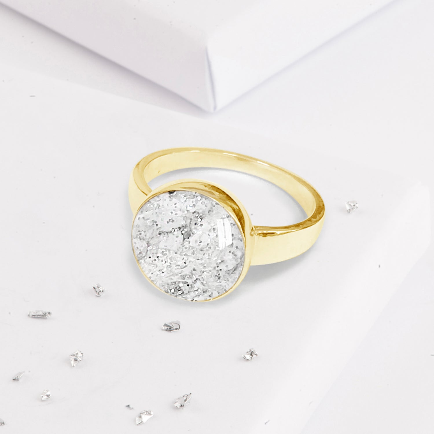 Gold Resin Inlaid Round Ring