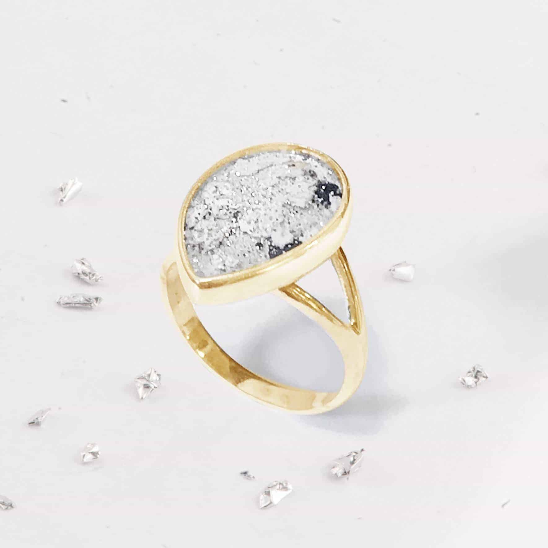 Gold Resin Inlaid Teardrop Ring