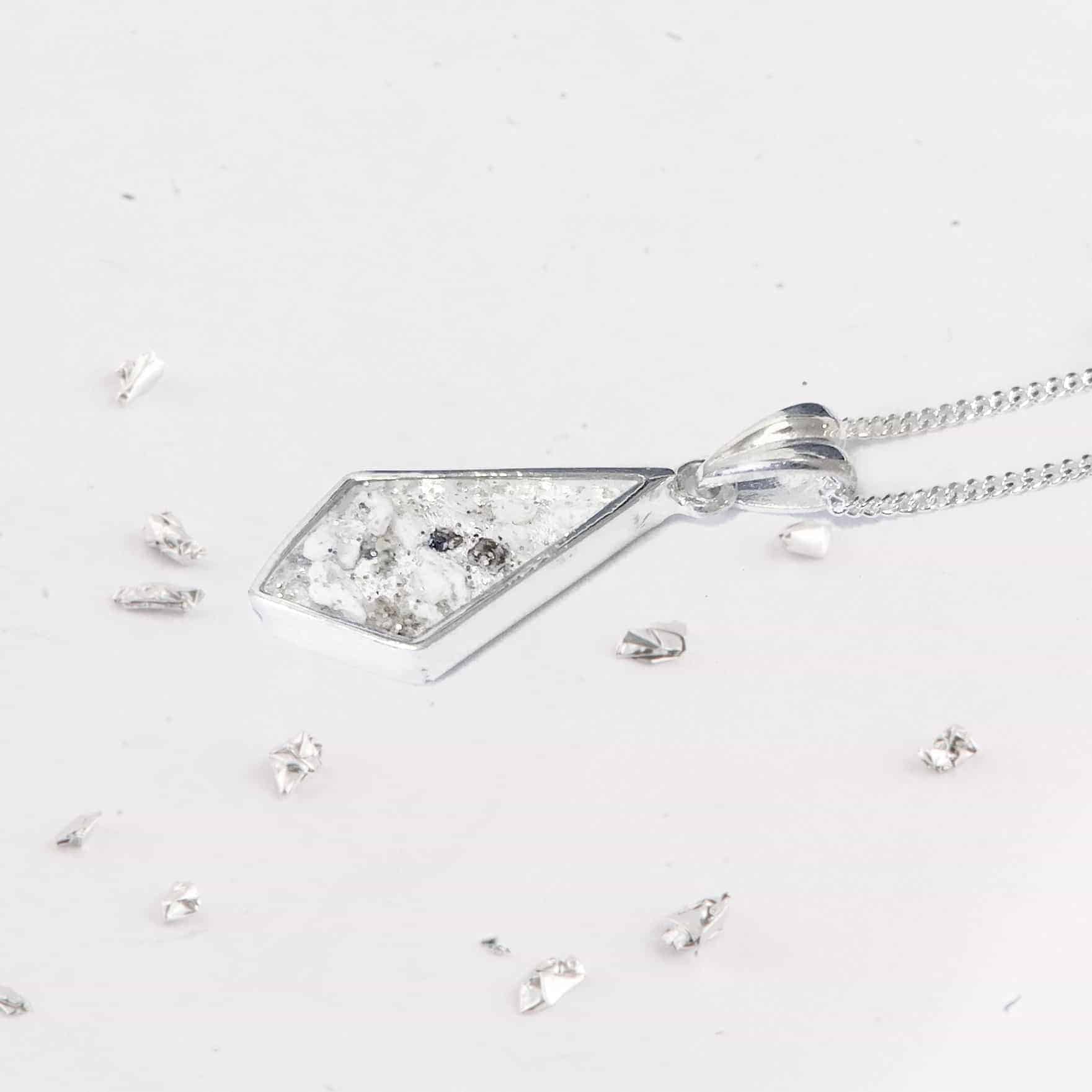 Resin Kite shaped Inlaid Memorial Pendant