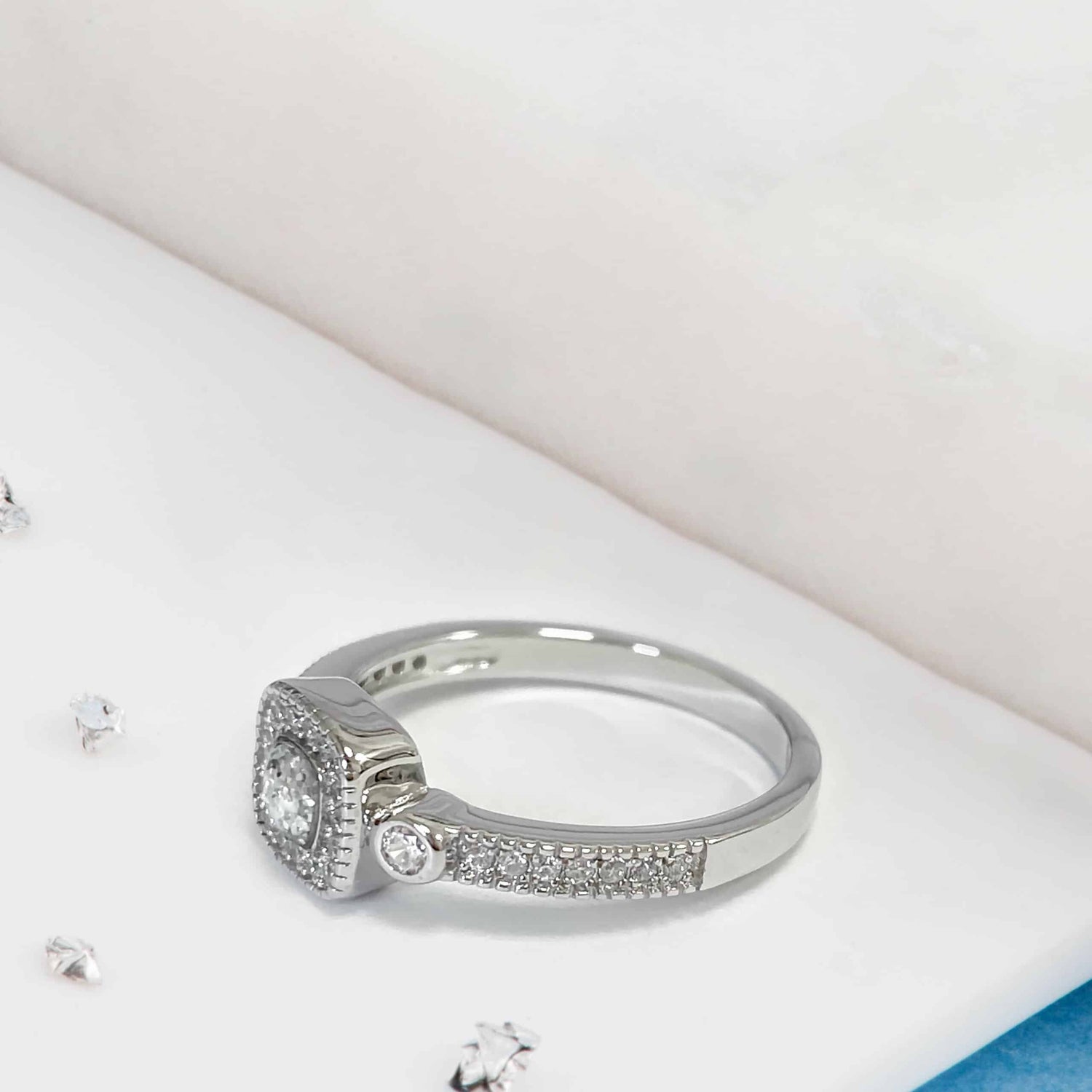 Square crystal cluster ashes or hair inlaid ring
