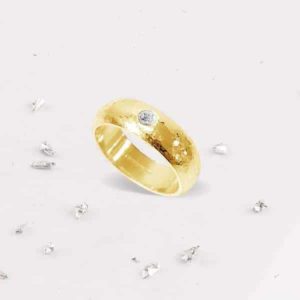 Gold Resin Gem Inlaid Planished Ring