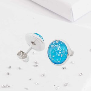 Round glass stud earrings
